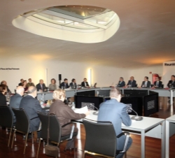 Vista general de la reunión del Pleno del Real Patronato del Museo Nacional Centro de Arte Reina Sofía.