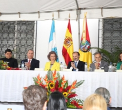 Vista de la mesa presidencial, durante el acto de colocación de la primera piedra de la nueva Unidad Materno-Infantil del Sanatorio Nuestra Señora del
