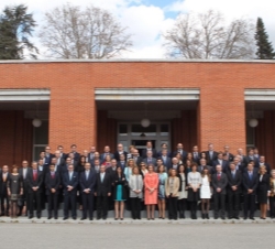Doña Sofía, con los asistentes al acto de presentación de la campaña "Edición Recuerda"