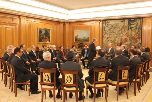 Su Majestad el Rey en el transcurso de la audiencia que mantuvo con el nuevo equipo directivo de CEIM, Confederación Empresarial de Madrid-CEOE