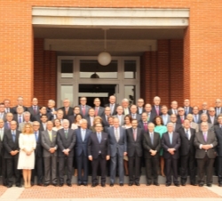 Su Majestad el Rey junto al Pleno del Consejo Superior de Cámaras de Comercio