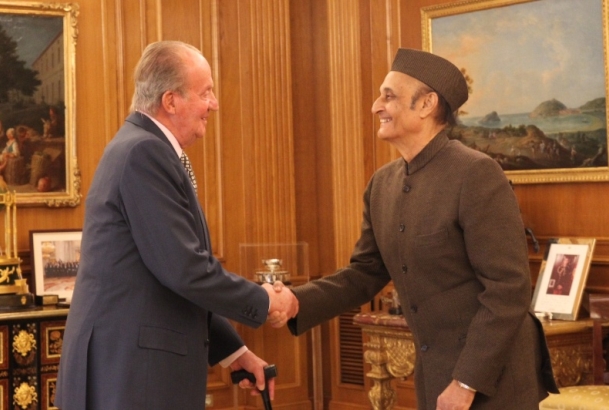 Su Majestad el Rey recibe el saludo del presidente del Consejo Indio de Relaciones Culturales (ICCR), Sr. Karan Singh