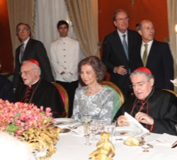 Doña Sofía junto a monseñor Ricardo Blázquez Pérez, y al cardenal arzobispo de Barcelona, Lluís Martínez Sistach