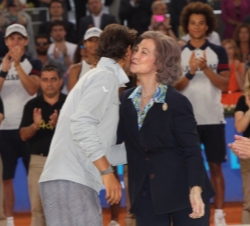 Doña Sofía felicita a Rafael Nadal.