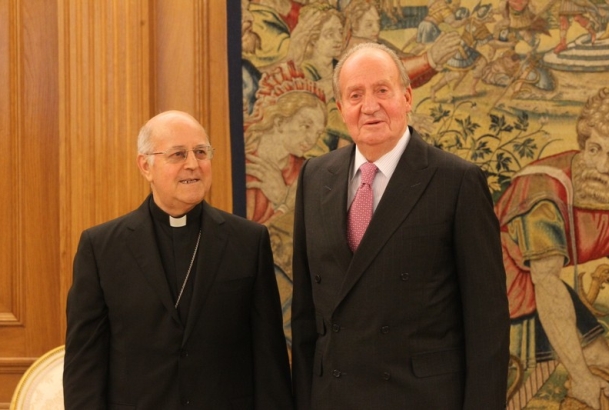 Don Juan Carlos junto al Presidente de la Conferencia Episcopal, Monseñor Ricardo Blázquez Pérez