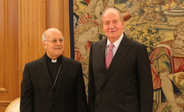 Don Juan Carlos junto al Presidente de la Conferencia Episcopal, Monseñor Ricardo Blázquez Pérez