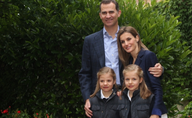 Sus Altezas Reales los Príncipes de Asturias y sus hijas las Infantas Leonor y Sofía