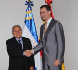 El Príncipe de Asturias junto al Presidente electo, Salvador Sánchez Cerén