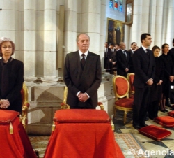 Asiste con el resto de la Familia Real al Funeral de Estado en memoria de las víctimas de los atentados terroristas perpetrados en Madrid el 11 de mar