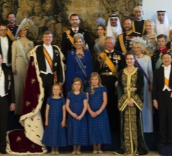 Asistencia, en unión de Su Alteza Real la Princesa de Asturias, a la investidura del Príncipe de Orange como Rey de los Países Bajos