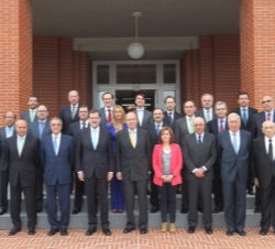 Su Majestad el Rey, el presidente del Gobierno y los ministros asistentes, los representantes de las empresas miembros del patronato, del ministerio d