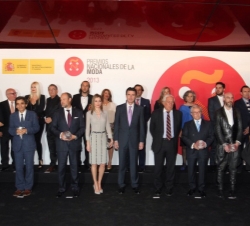 Doña Letizia, el ministro de Industria, Energía y Turismo, José Manuel Soria, y el alto comisionado del Gobierno para la Marca España, Carlos Espinosa