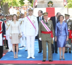 Sus Majestades los Reyes, acompañados de Sus Altezas Reales los Príncipes de Asturias, en los actos conmemorativos del Dia de las Fuerzas Armadas