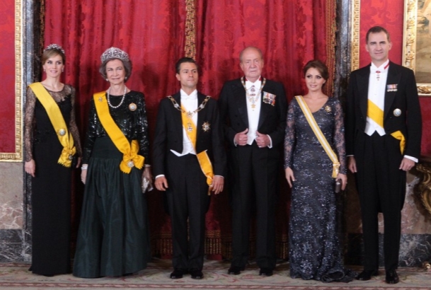Los Reyes y los Príncipes, con el Presidente Peña Nieto y su esposa.