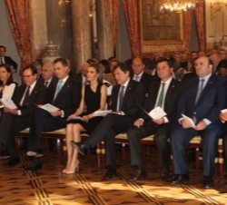 Don Felipe y Doña Letizia durante el concierto ofrecido por el conjunto de violas de la Escuela Internacional de Música de la Fundación Príncipe de As
