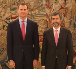 Su Majestad el Rey acompañado por el presidente del Tribunal Supremo y del Consejo General del Poder Judicial, Carlos Lesmes Serrano