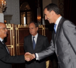Su Majestad el Rey recibe el saludo del presidente de la Cámara de Consejeros, Mohamed Cheikh Biadillah