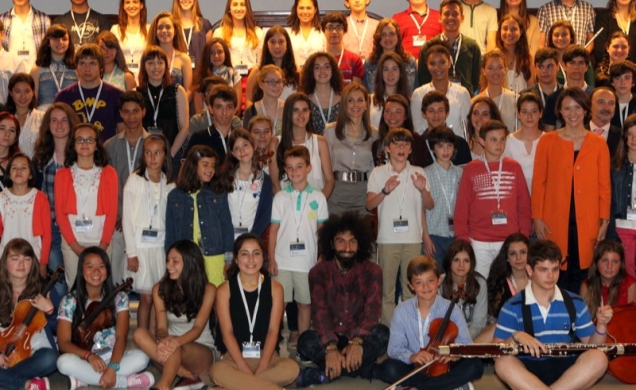 Doña Letizia, con los alumnos y profesores de los cursos de verano. 