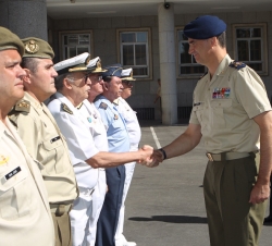 Don Felipe recibe el saludo de los oficiales generales y almirantes