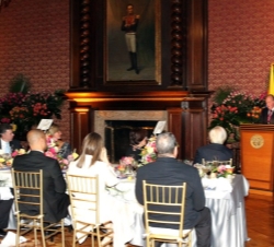 Don Juan Carlos, durante su intervención en la cena ofrecida a los jefes de las delegaciones.