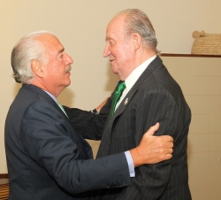 Don Juan Carlos con el expresidente colombiano Andrés Pastrana.