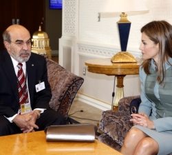 Su Majestad la Reina, con el director general de la Organización de las Naciones Unidas para la Agricultura y la Alimentación (FAO), José Graziano da 