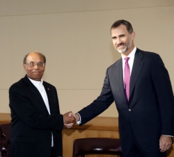 Saludo entre Su Majestad el Rey y el Presidente de Túnez, Moncef Marzouki.