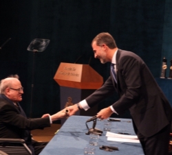 Su Majestad el Rey entrega el Premio Príncipe de Asturias de Comunicación y Humanidades a Joaquín Salvador Lavado Tejón (Quino)