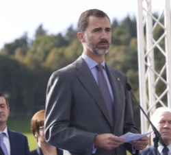 Su Majestad el Rey durante su intervención en la entrega del premio al Pueblo Ejemplar a la localidad de Boal
