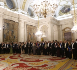 Los Reyes y la Presidenta de Chile, durante el concierto de la soprano Auxiliadora Toledano y el pianista Alexis Muñoz