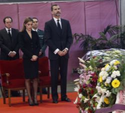 Los Reyes durante los funerales
