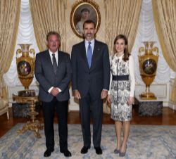 Don Felipe y Doña Letizia, con el ministro de Asuntos Exteriores y Europeos, de Inmigración y Asilo del Gran Ducado de Luxemburgo, Jean Asselborn.