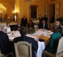 Don Felipe y Doña Letizia durante el almuerzo que, en su honor, les ofrecieron Sus Majestades los Reyes de los Belgas