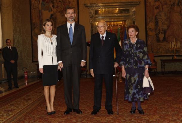Sus Majestades los Reyes junto al presidente de la República Italiana, Giorgio Napolitano, y la primera dama, Clio Bittoni 
