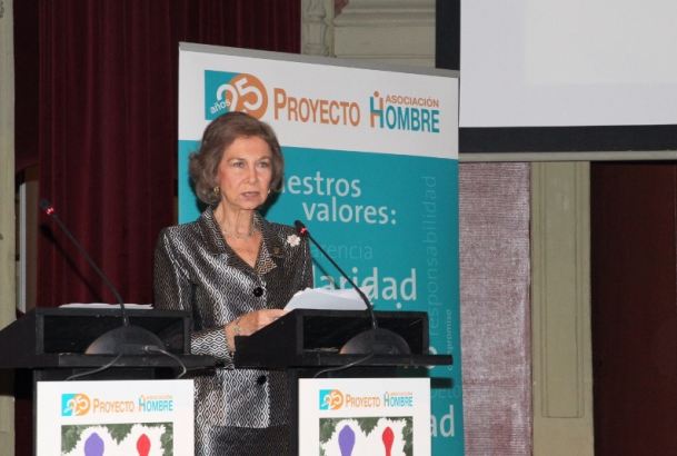 su Majestad la Reina Doña Sofía durante sus palabras de agradecimiento tras recibir la insignia de oro de la Asociación Proyecto Hombre
