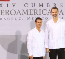 Su Majestad el Rey con el Presidente de los Estados Unidos Mexicanos, antes de la ceremonia inaugural de la XXIV Cumbre Iberoamericana