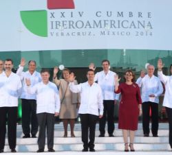 Fotografía de grupo de los Jefes de Estado y de Gobierno asistentes a la XXIV Cumbre Iberoamericana