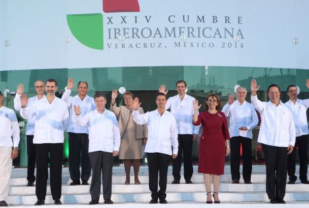 Fotografía de grupo de los Jefes de Estado y de Gobierno asistentes a la XXIV Cumbre Iberoamericana