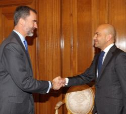 Su Majestad el Rey recibe el saludo del secretario de Estado de Comercio, Jaime García Legaz