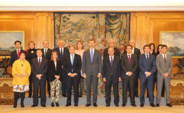 Don Felipe junto a los alcaldes del Grupo de Ciudades Patrimonio de la Humanidad de España