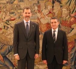 Don Felipe, con el nuevo vocal del Consejo General del Poder Judicial, José María Macías Castaño.
