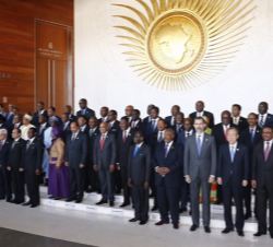 Fotografía oficial de la 24ª Sesión Ordinaria de la Asamblea de Jefes de Estado y de Gobierno de la Unión Africana.