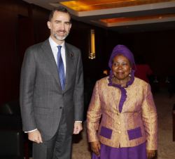 Don Felipe, con la Presidenta de la Comisión de la Unión Africana, Nkosozama Dlamini-Zuma. 