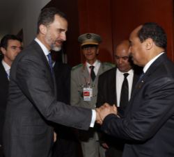 Saludo entre Don Felipe y el Presidente de Mauritania, Mohamed Ould Abdelaziz.