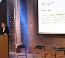 Doña Letizia pronuncia unas palabras al inicio del Foro Contra el Cáncer