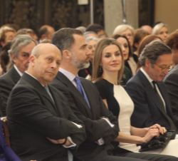 Los Reyes, con el ministro de Cultura, el secretario de Estado de Cultura y la secretaria de Estado de Educación, Formación Profesional y Universidade