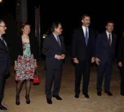 El Rey, el presidente de la Generalitat de Cataluña, el ministro de Industria, Energía y Turismo, la delegada del Gobierno en Cataluña, el alcalde de 