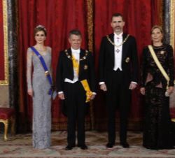 Los Reyes, con el Presidente de Colombia y su esposa