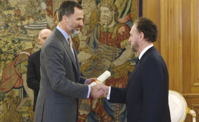 Su Majestad el Rey entrega el Premio Nacional de Sociología y Ciencia Política 2014 a Víctor Pérez-Díaz