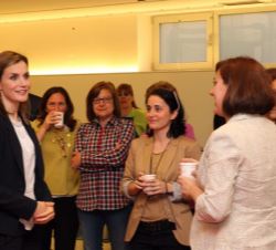Doña Letizia, con los trabajadores, voluntarios y colaboradores de Cruz Roja Española.